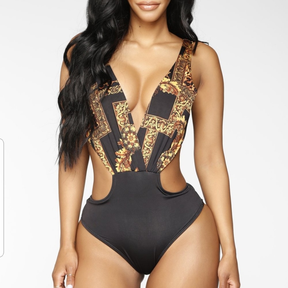 Black and gold monokini